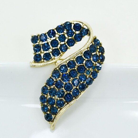 Lisner Swirl Shaped Brooch With Deep Blue Crystal Rhinestones 2 Inch, Wave Ribbo - Picture 3 of 6